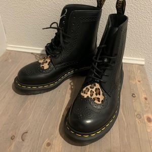 Dr doc marten leopard black leather ankle boot